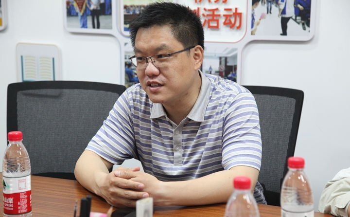 爭做社區(qū)“好幫手”、群眾“貼心人”